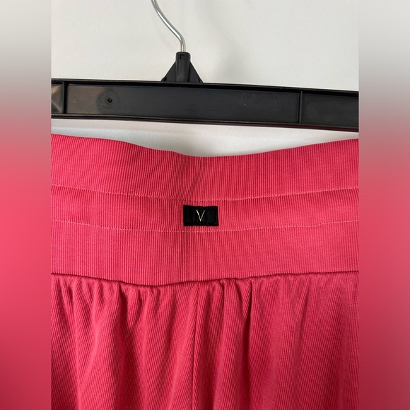 Victoria’s Secret lounge / sleep set - Picture 4 of 6